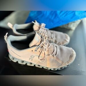 ON Running Cloud Shoes. Size 9